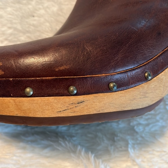 Ugg boots women’s size 9. Brown leather. - Picture 15 of 16